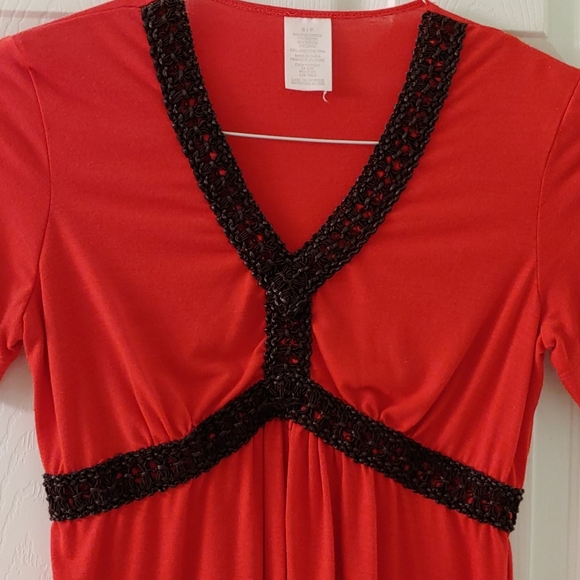 2 Tops - Picture 4 of 6